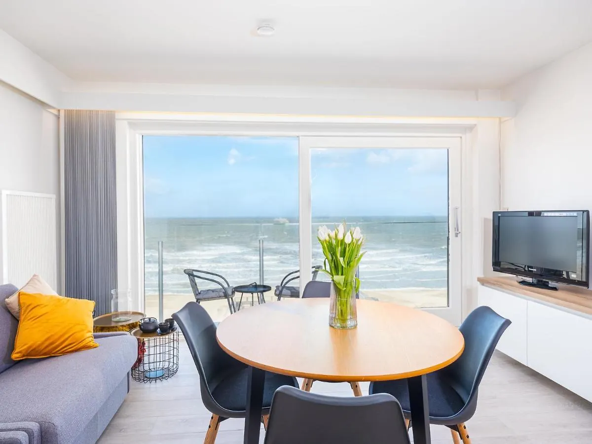 Appealing Apartment With Sea-View Middelkerke