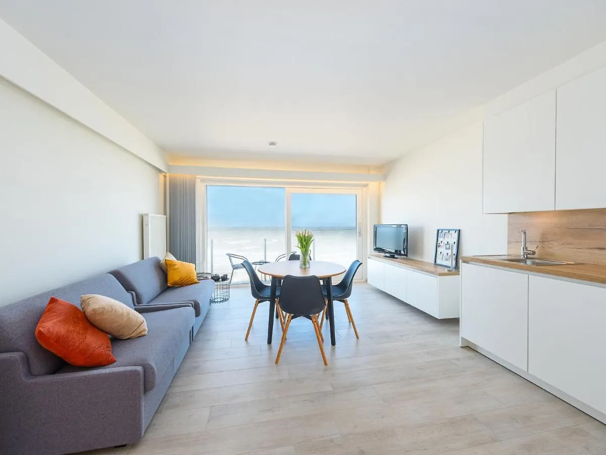 Appealing Apartment With Sea-View Middelkerke