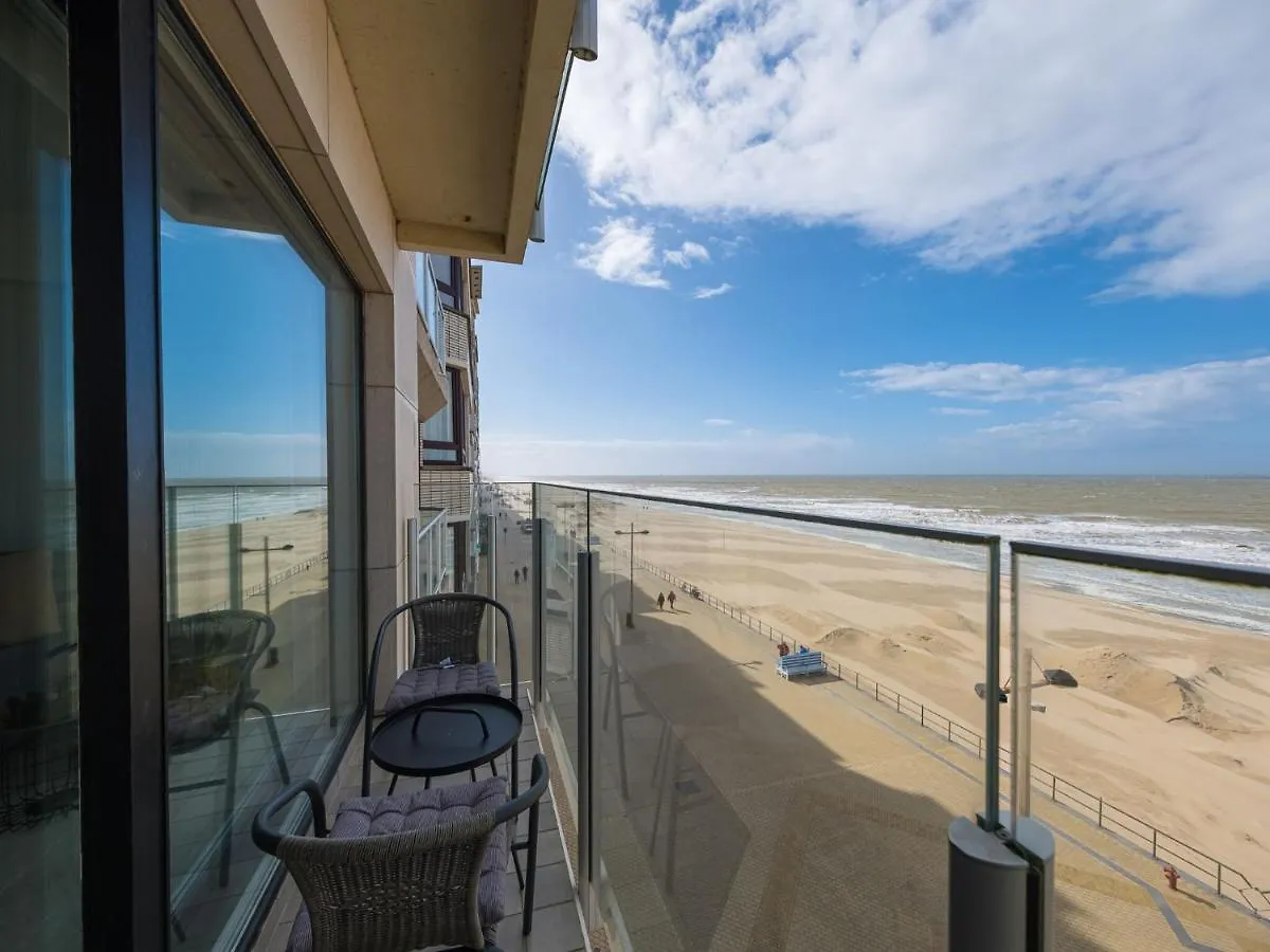 Appealing Apartment With Sea-View Middelkerke